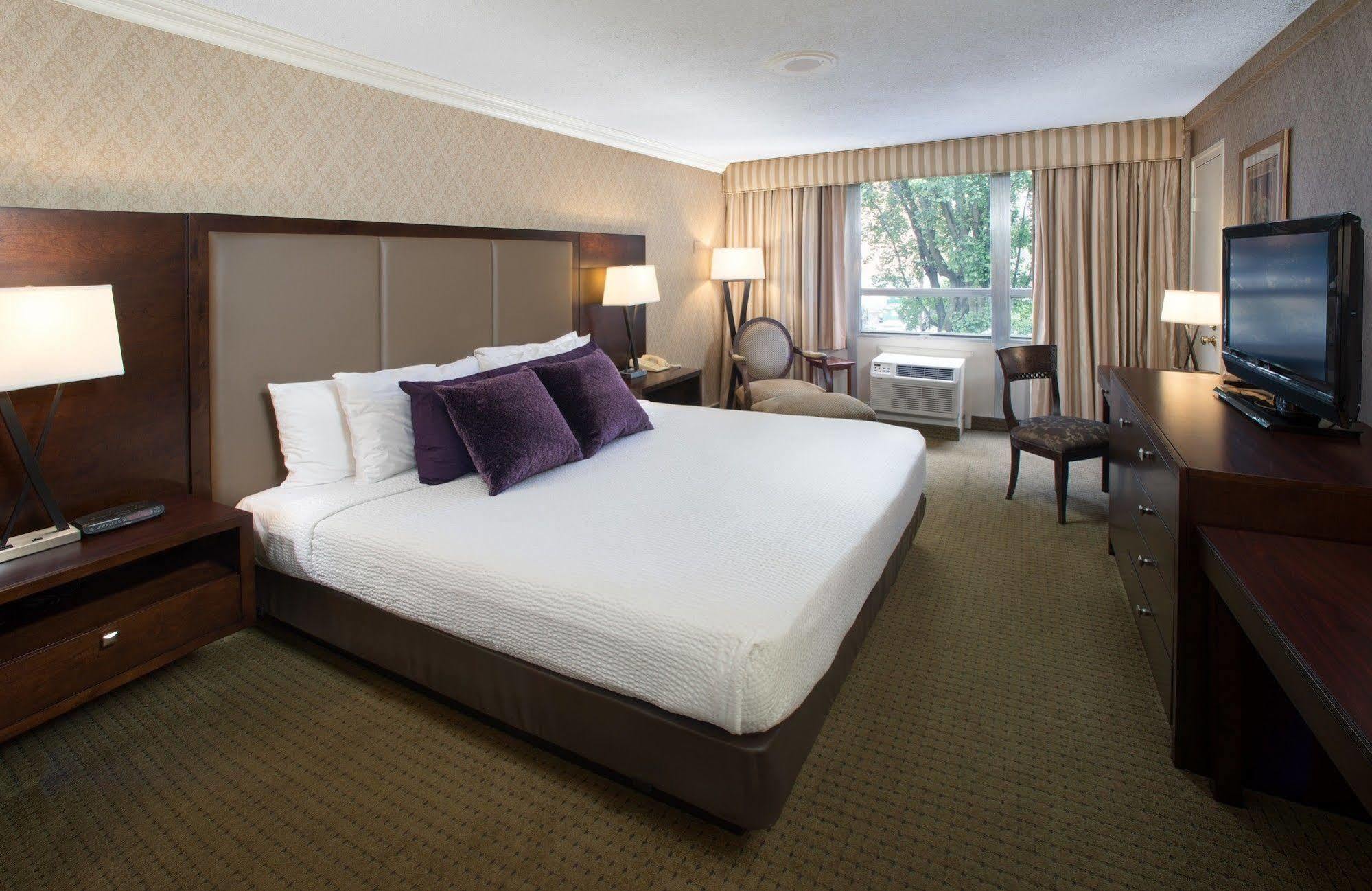 Bethesda Court Hotel エクステリア 写真